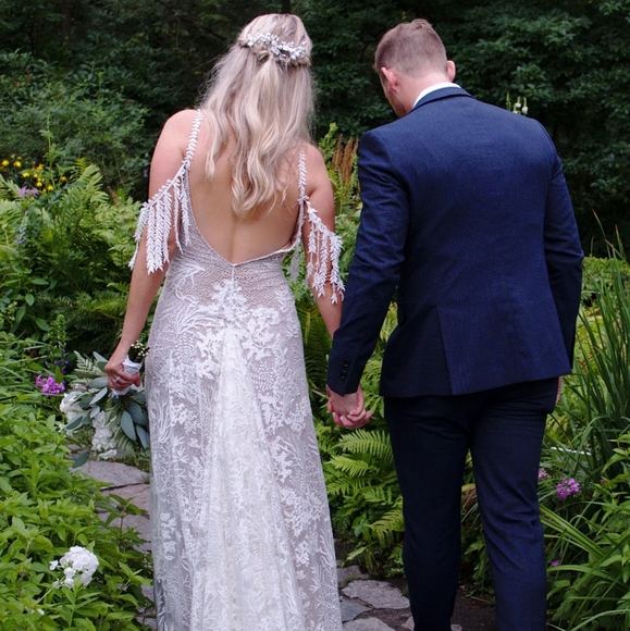 Beautiful nude and white boho wedding dress - Picture 5 of 16